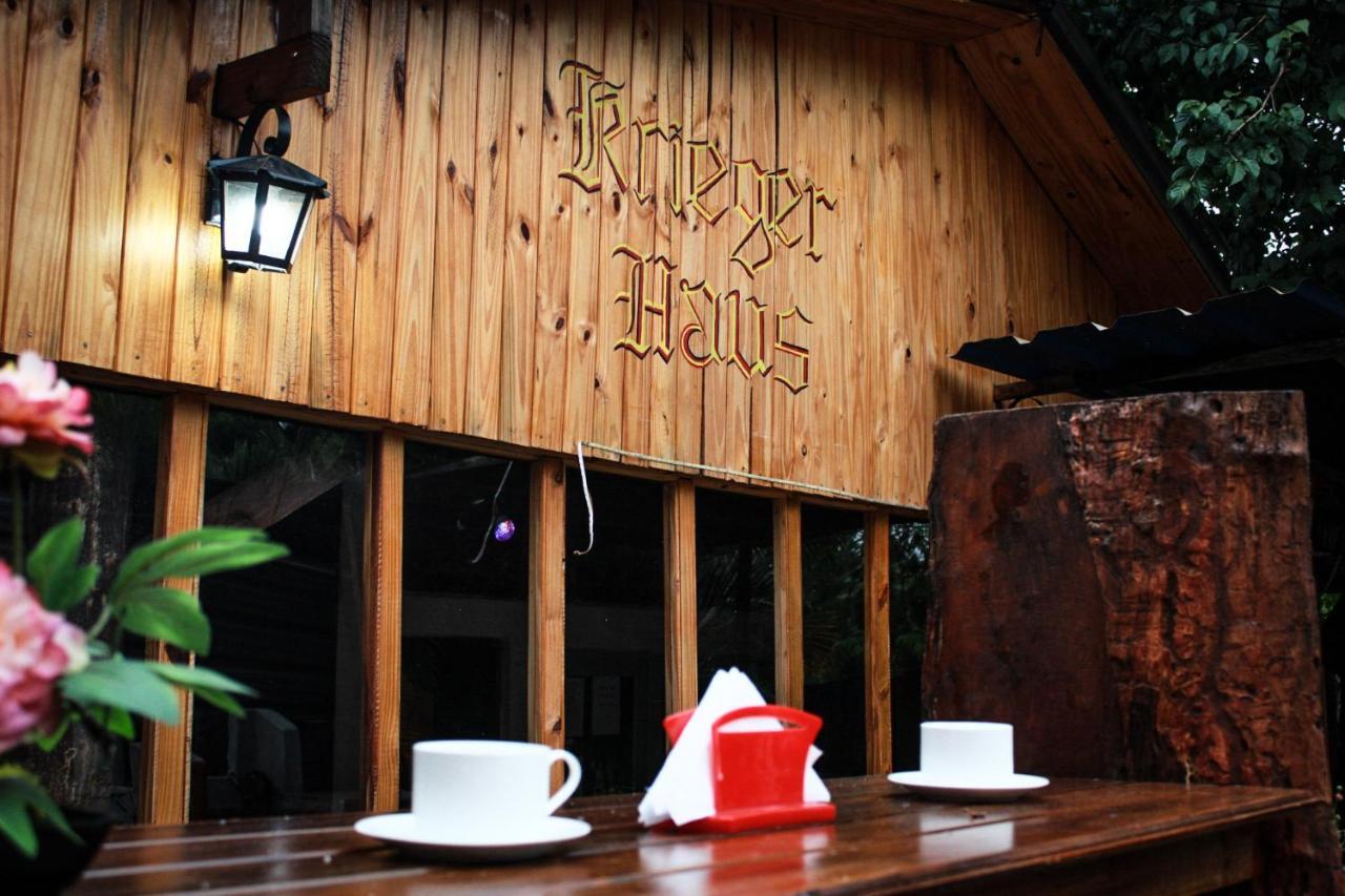 Krieger Haus Pansiyon Puerto Iguazú Dış mekan fotoğraf